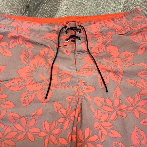 Vintage 2001 Rare “Pataloha” Patagonia Collection Floral Boardshorts Size 34 - Picture 5 of 11